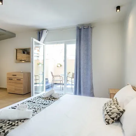 Appartement & Elisabeta *